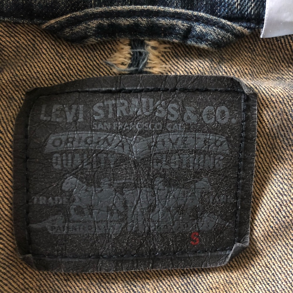 Levi’s Denim Jacket - Picture 4 of 6